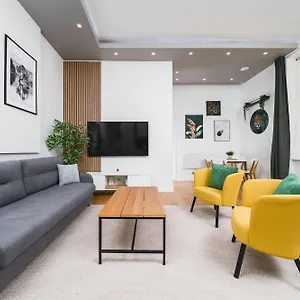 Old Town Luxe Retreat - King Bed - Steps To Main Square Apartamento Cracovia